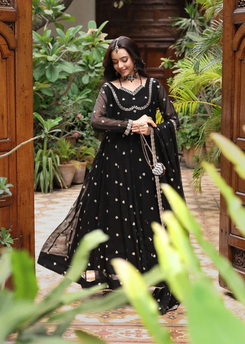 Mehr-e-Siyah Embroidered Black Chiffon Pishwas Suit Ready to Wear Pakistani Festive Party Wear Women's Outfit