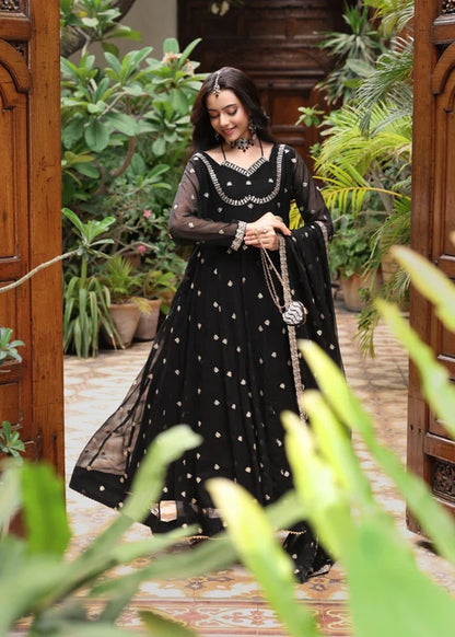 Mehr-e-Siyah Embroidered Black Chiffon Pishwas Suit Ready to Wear Pakistani Festive Party Wear Women's Outfit