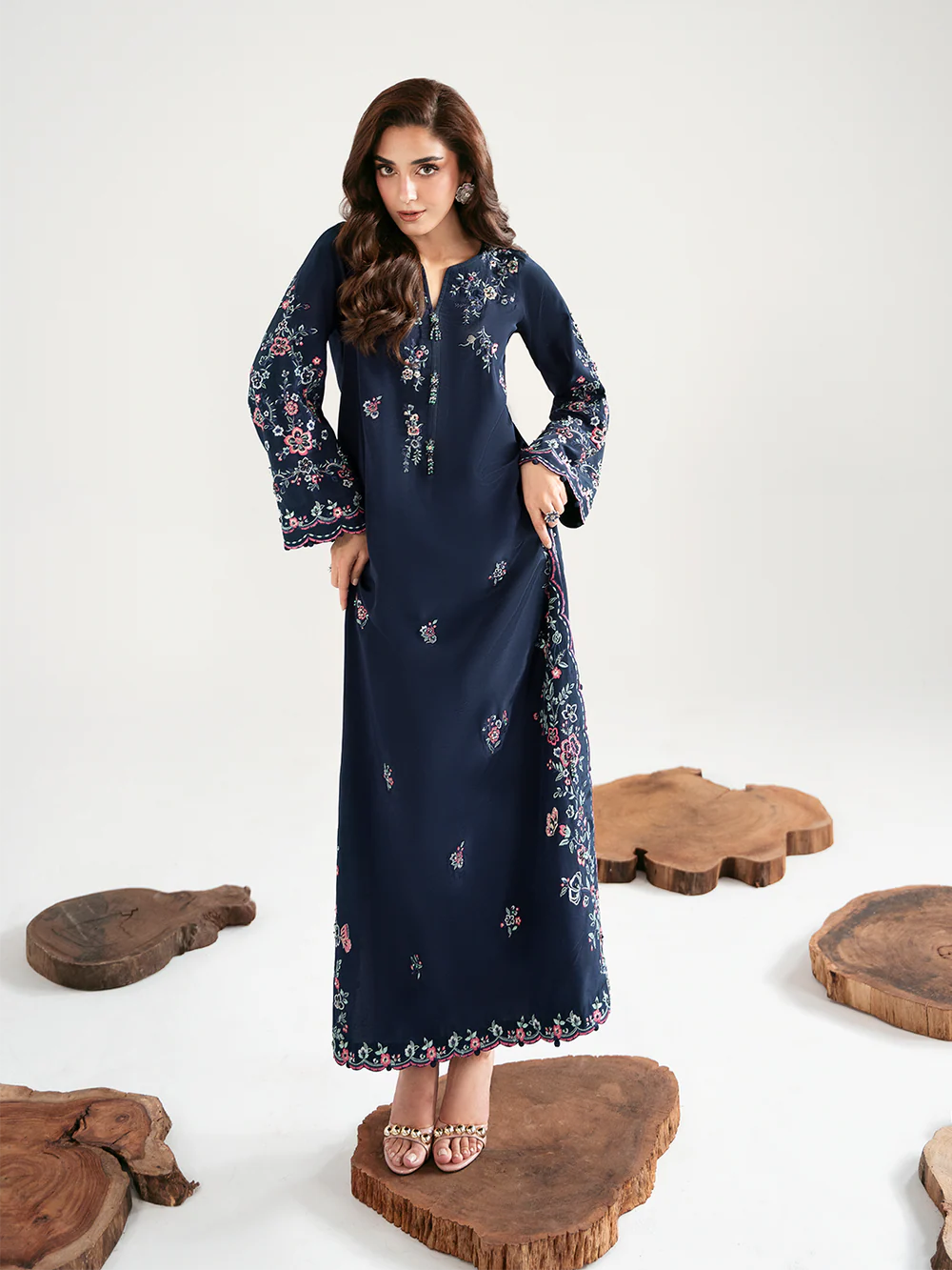 BLUSH Luxury classy stylish Silk Kaftan outfit ready to wear modern embroidered asian stylish womenswear outfit