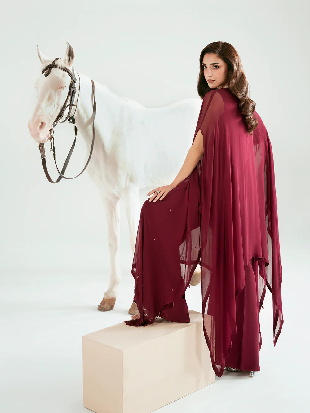 Rose Luxury classy style Cape outfit ready to wear modern embroidered asian stylish womenswear outfit