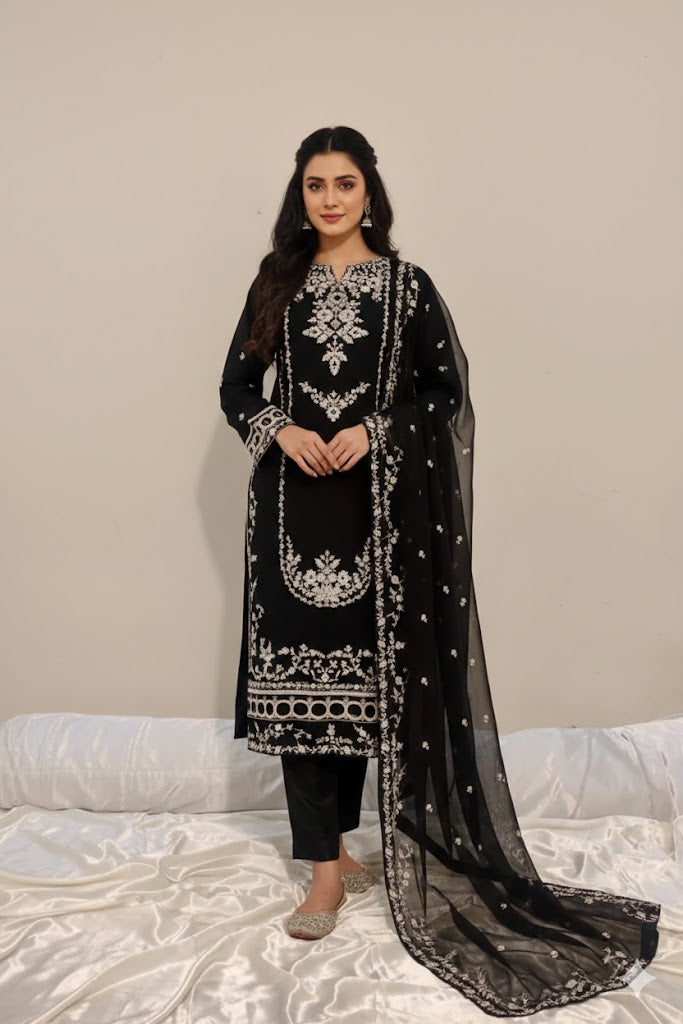 AREEBA Heavy Handwork Shirt front Neck Chiffon 3 piece ready to wear traditional suit