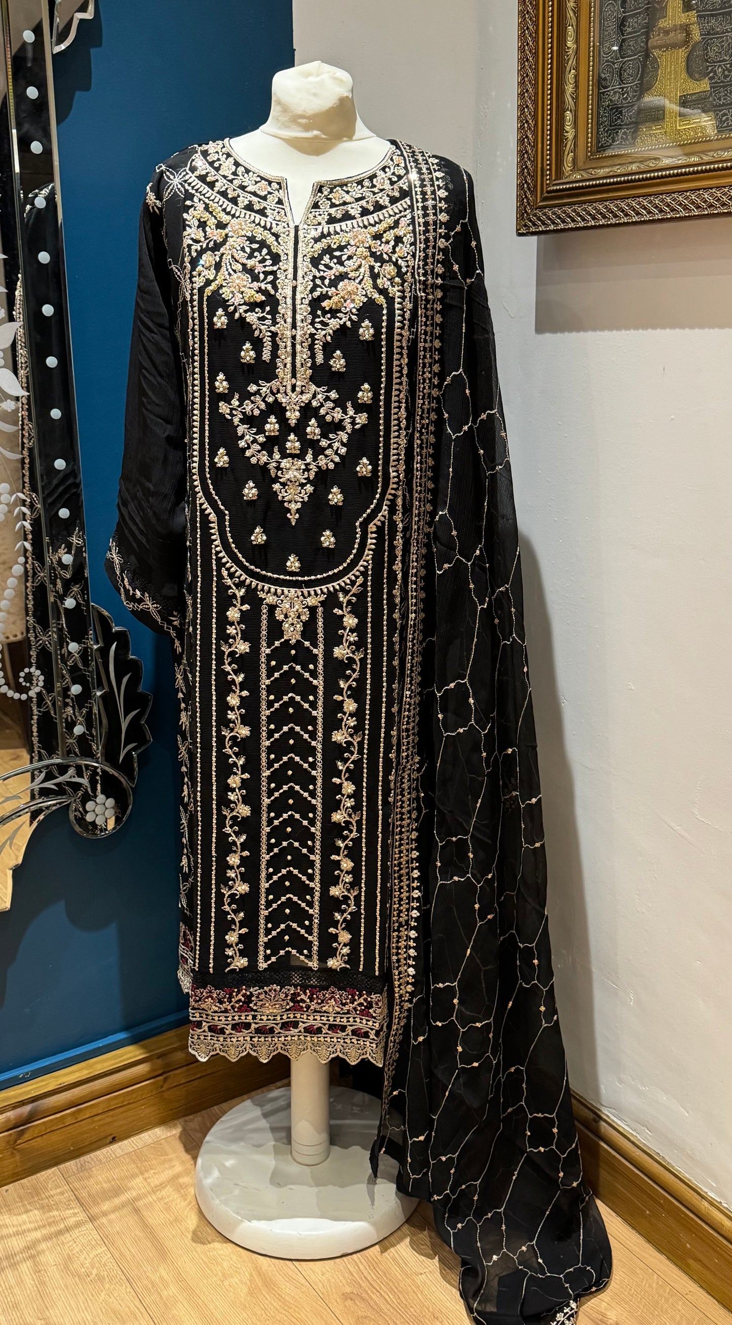 Samra Chiffon 3 piece ready to wear traditional suit