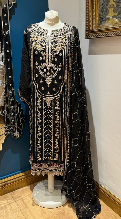 Samra Chiffon 3 piece ready to wear traditional suit